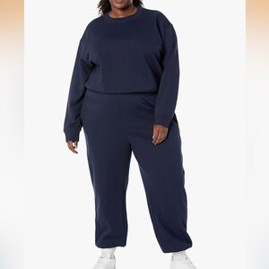LOT of 6x PLUS SIZE Sweatsuit items from Amazon essentials. 4 pieces.